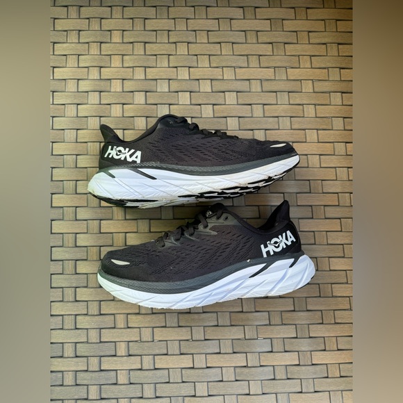Hoka Shoes - Hoka Clifton 8 Wide Women’s Size 9 Sneakers Black/White